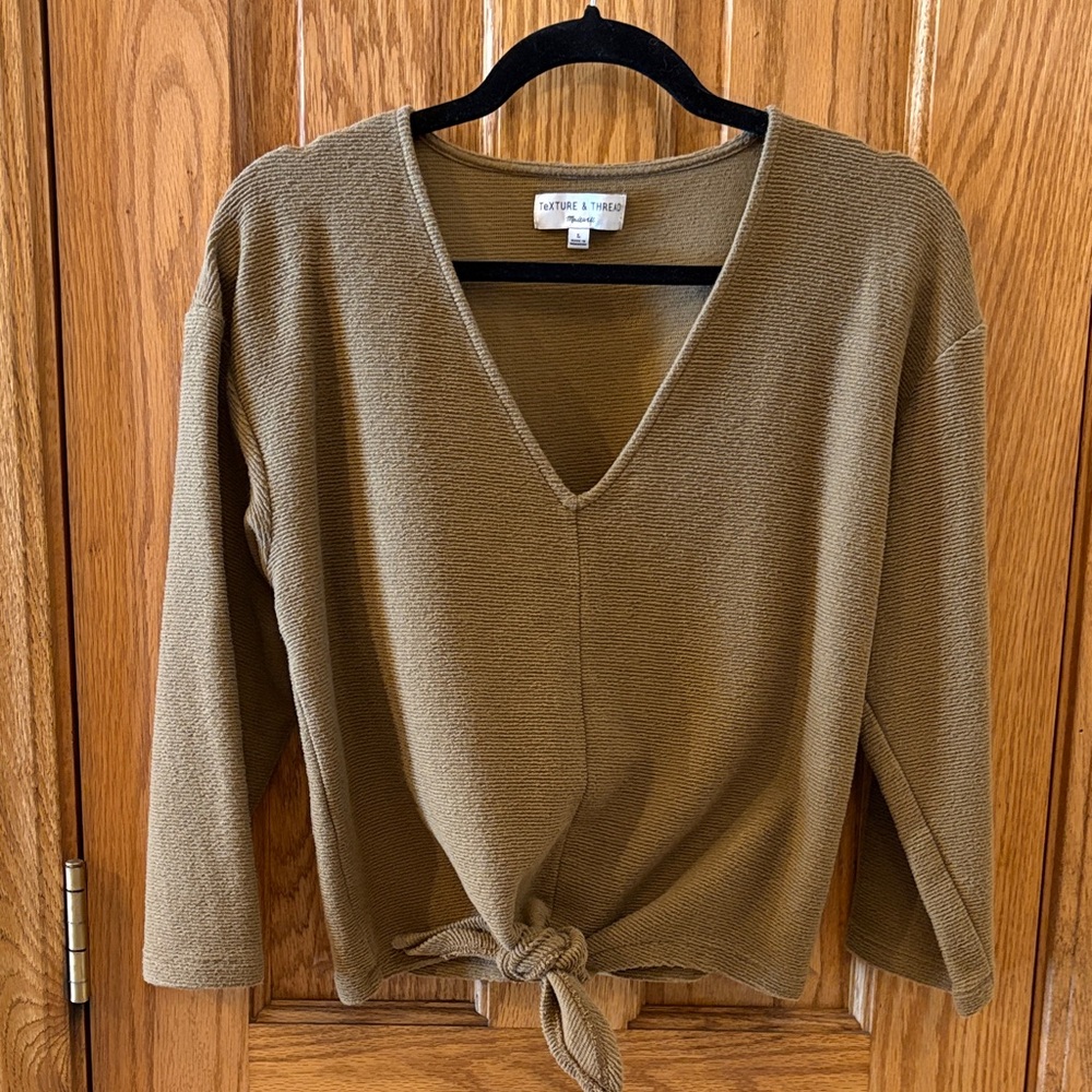 Madewell V-Neck Sweater in Olive Green